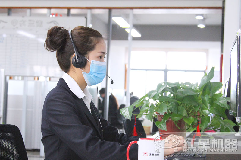 24小時客服全身心工作，用專注點亮了責(zé)任