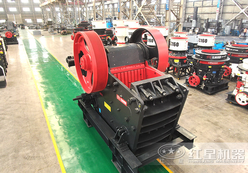顎式破碎機進料口大、適應(yīng)性強